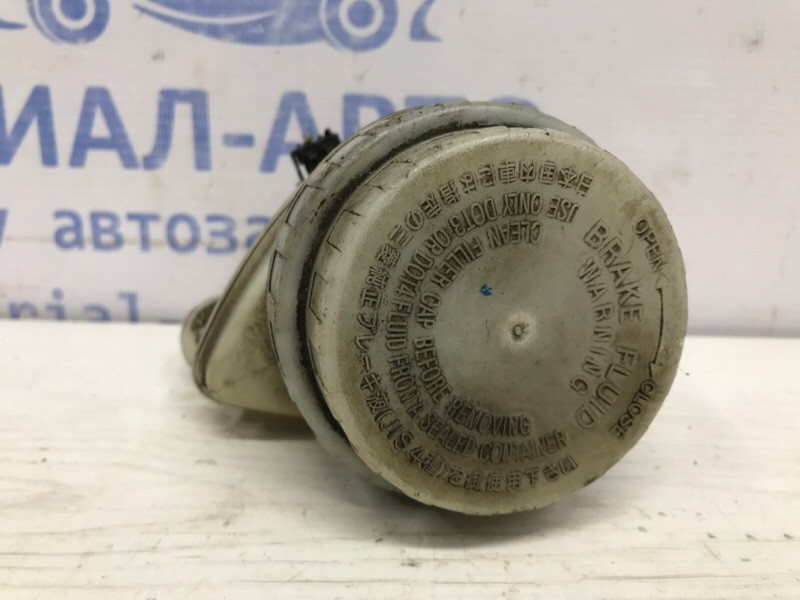 Бачок главного тормозного цилиндра Mitsubishi L200 KB 2.5 ДИЗЕЛЬ 4D56U 2006 (б/у) Киев - изображение 3