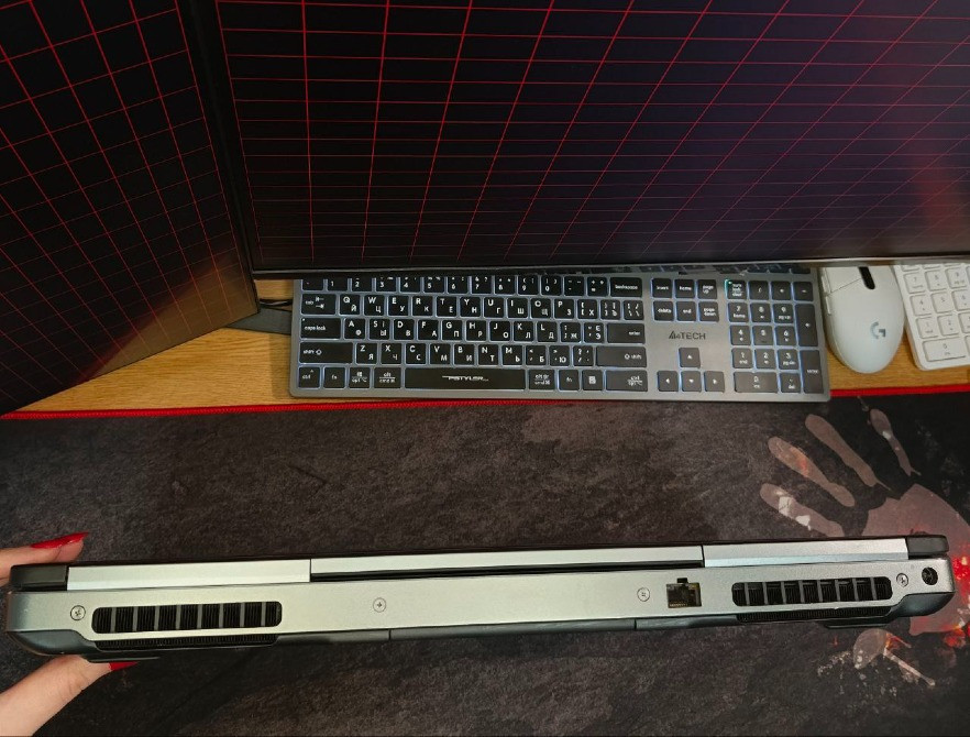 Ноутбук Dell Precision 7720 IPS 17.3 i7 AMD Radeon Pro WX 4130 Київ - зображення 3