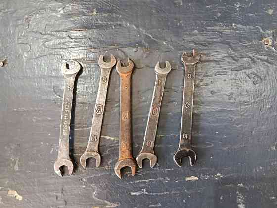 Ключі гайкові 8х10 в кількості 5 шт., непридатні. Мукачеве
