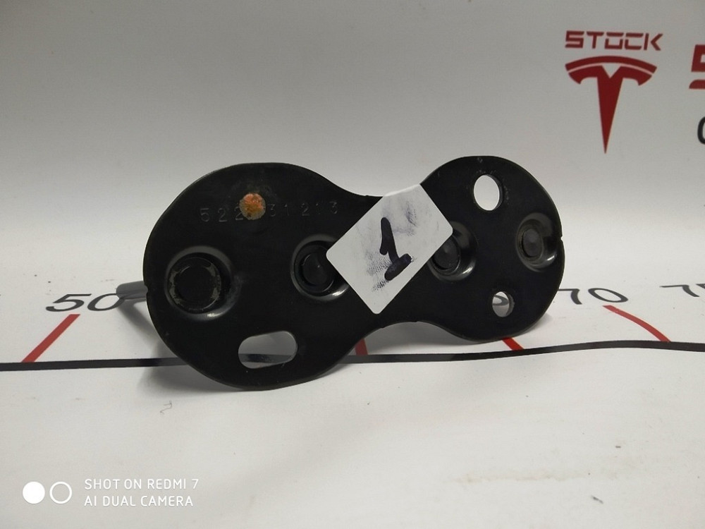 Петля замка капота двойная Tesla model S 6007202-00-C Київ - зображення 3