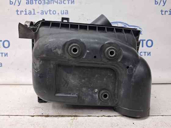 Корпус воздушного фильтра Toyota Auris E150 1.6 БЕНЗИН 1ZRFAE 2006 (б/у) Київ