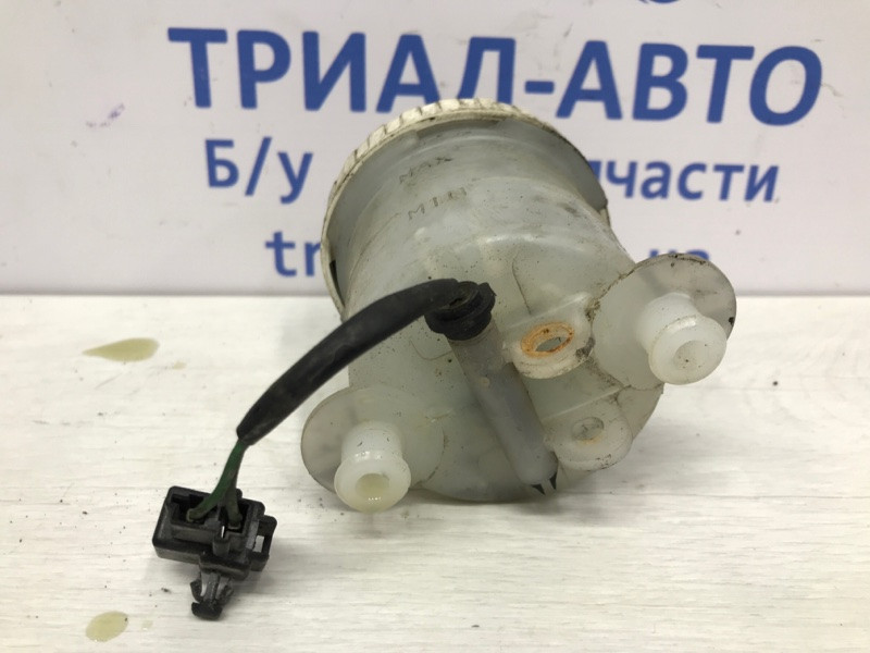 Бачок главного тормозного цилиндра Mitsubishi Pajero Sport K9 2.5 DIESEL 4D56 1996 (б/у) Київ - зображення 2