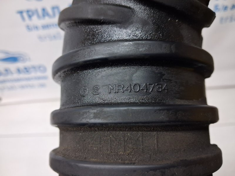 Патрубок воздушного фильтра Mitsubishi Pajero Wagon 3 3.2 ДИЗЕЛЬ 4M41 1999 (б/у) Київ - зображення 4