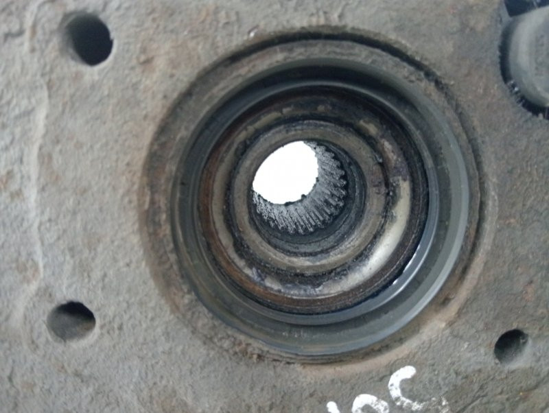 Кулак поворотный левый со ступицей Kia Sorento BL 2.5 DIESEL D4CB 2002 (б/у) Киев - изображение 4