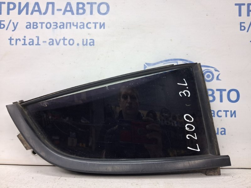 Стекло двери задней левой (форточка) Mitsubishi L200 KB 2.5 DIESEL 4D56 2006 (б/у) Киев - изображение 1