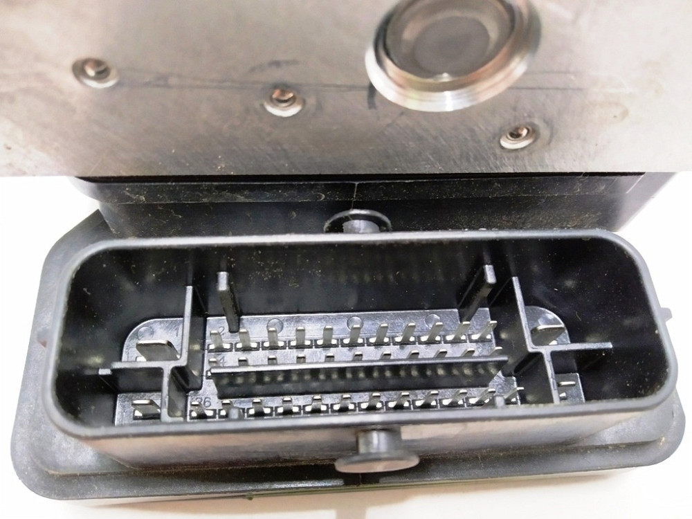 Модуль ABS RWD Tesla model 3 1044746-00-A Київ - зображення 3