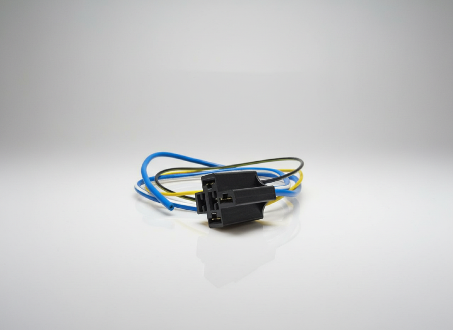 Автомобільна колодка фішка реле на 4-5 контактів Киев - изображение 1