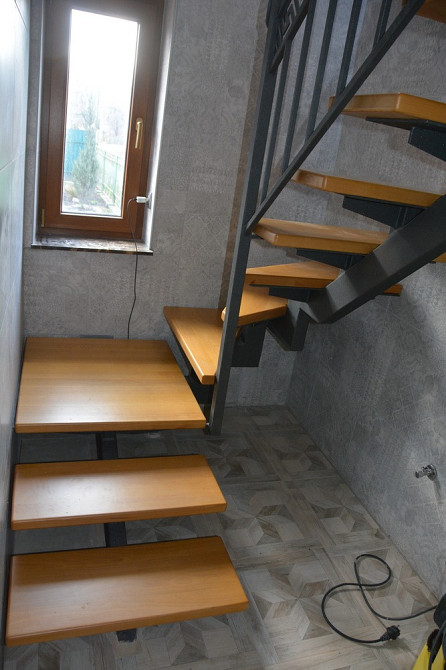 Лестница на одном косоуре. "Броневик" Днепр. Дніпро - зображення 3