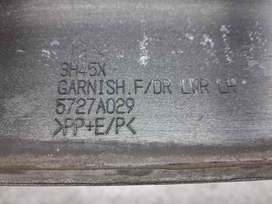 Накладка двери Mitsubishi Outlander 2005-2012 5727A029 (Арт. 67921) Київ