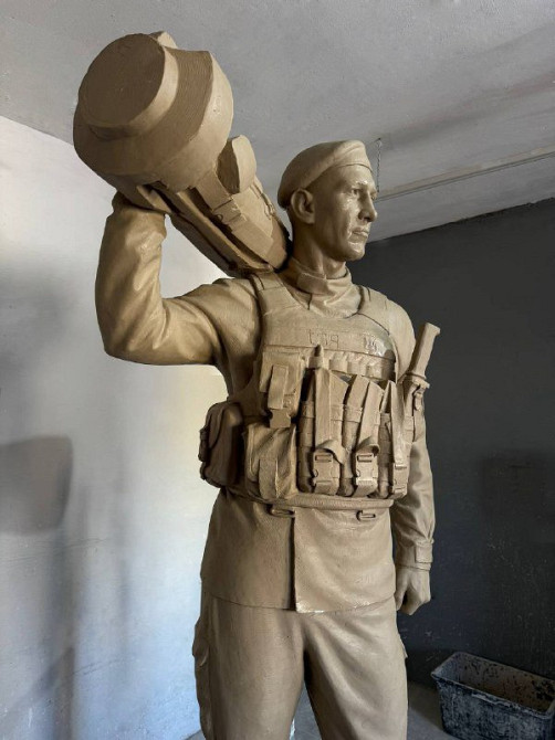 Пам'ятний комплекс на могилі загиблого солдата на замовлення. Київ - зображення 3