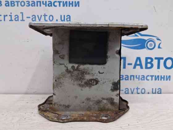 Кронштейн усилителя переднего бампера Hyundai I30 FD 1.6 DIESEL D4FB 2007 лев. (б/у) Киев