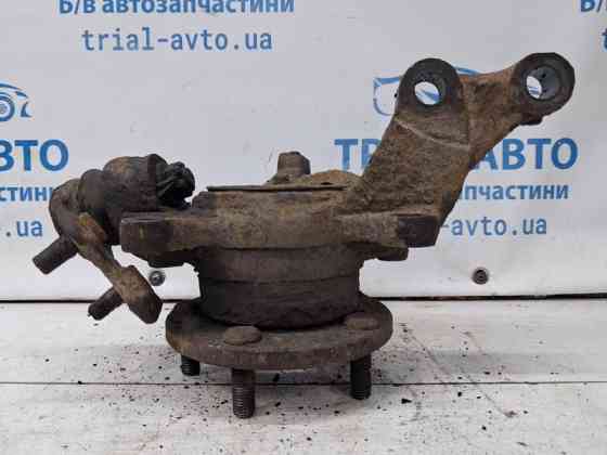 Кулак поворотный левый со ступицей Toyota Avensis T25 2.2 DIESEL 2ADFTV 2002 (б/у) Киев