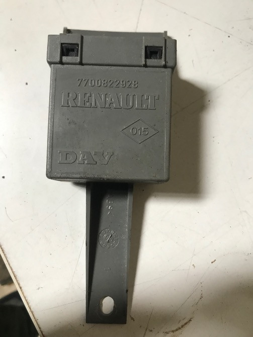 Бу блок управления стеклоподъемника Renault 7700822928 Кропивницький - зображення 1