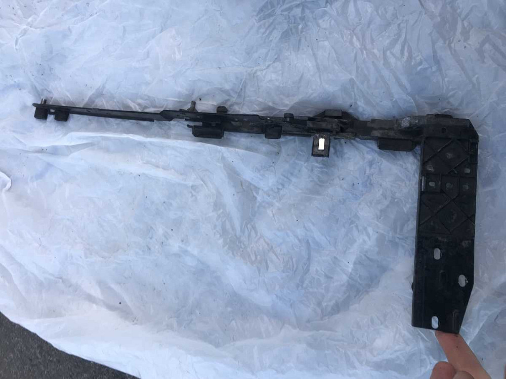 Направляющая Салазка для стекляного люка на W-140 Київ - зображення 1