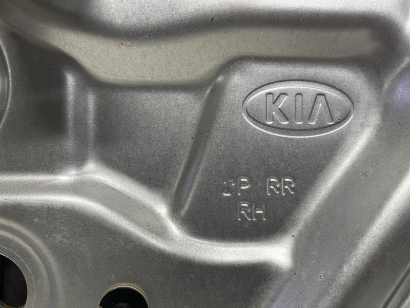 Стеклоподъемник задний правый Kia Sorento XM 2.4 БЕНЗИН G4KJ 2009 (б/у) Київ - зображення 4