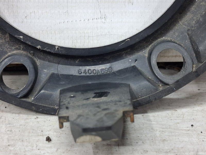 Решетка противотуманки левая Mitsubishi Outlander XL 2.4 БЕНЗИН 4B12 2007 (б/у) Київ - зображення 4