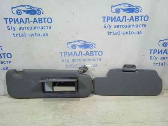 Козырек солнцезащитный правый Toyota Land Cruiser J100 1998 (б/у) Киев