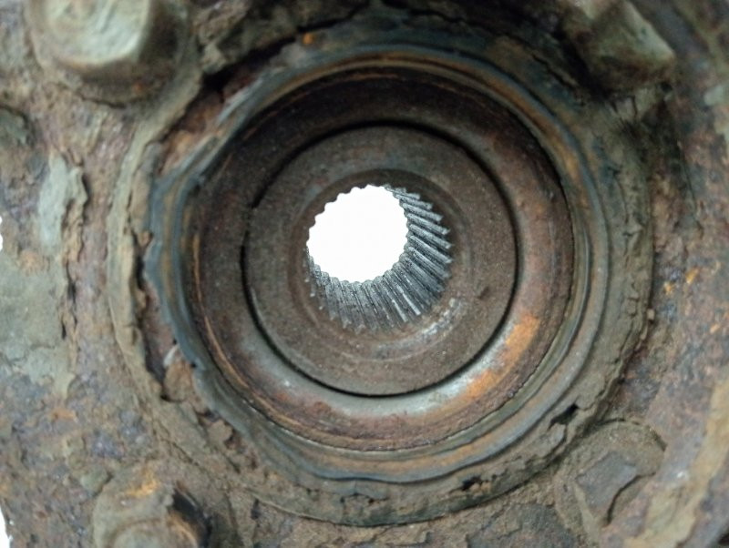 Кулак поворотный правый со ступицей Mitsubishi Pajero Wagon 4 3.2 ДИЗЕЛЬ 4M41 2006 (б/у) Киев - изображение 4