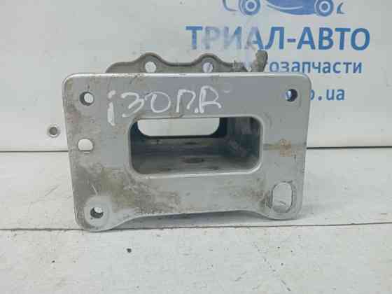 Кронштейн усилителя переднего бампера Hyundai I30 2007-2012 647201H010 (Арт. 61680) Киев