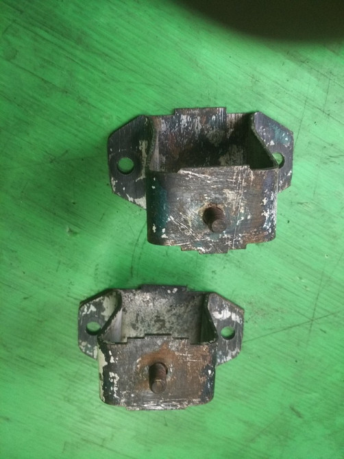 Кронштейн бампера переднього 51111888122 БМВ е-30 оригінал. Винница - изображение 3