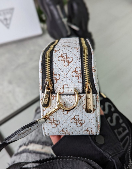 Бозовая сумка женская кросс боди Guess черная модная маленькая AN102 Одесса - изображение 2