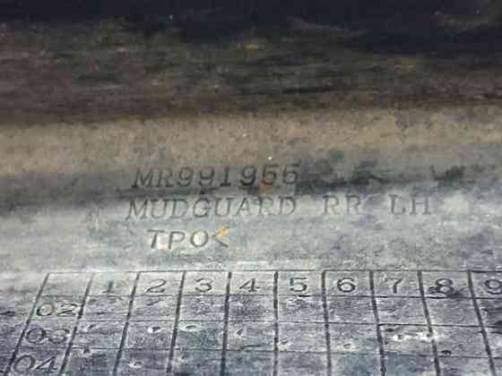 Брызговик задний левый Mitsubishi Outlander CU 2.4 БЕНЗИН 4G69 2003 (б/у) Київ