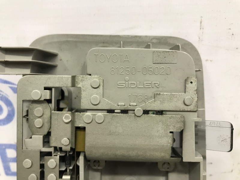 Плафон задний Toyota Avensis T25 2.0 DIESEL 1CDFTV 2002 (б/у) Киев - изображение 3