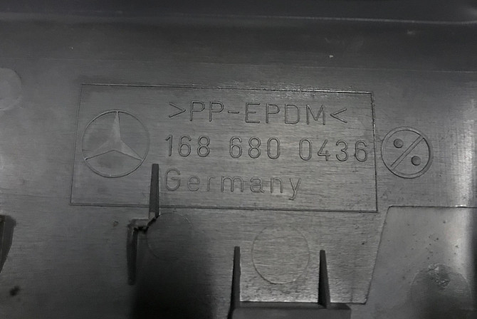 Бу накладка консоли Mercedes W168 A1686800436, 1686800436 Кропивницький - зображення 3