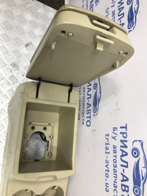 Подлокотник Hyundai Santa fe 2005-2012 84610-2B010-J4 (Арт. 52316) Київ - зображення 5