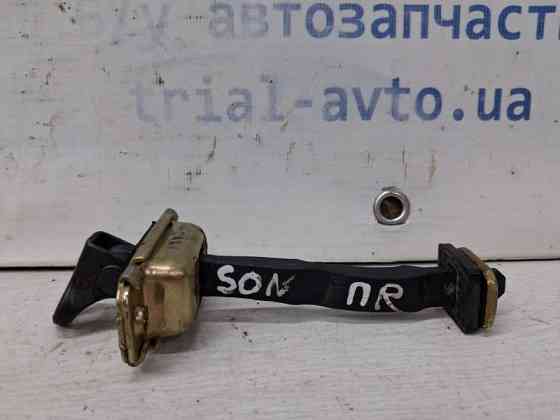 Ограничитель двери передний правый Hyundai Sonata NF 2.4 БЕНЗИН G4KC 2004 (б/у) Київ