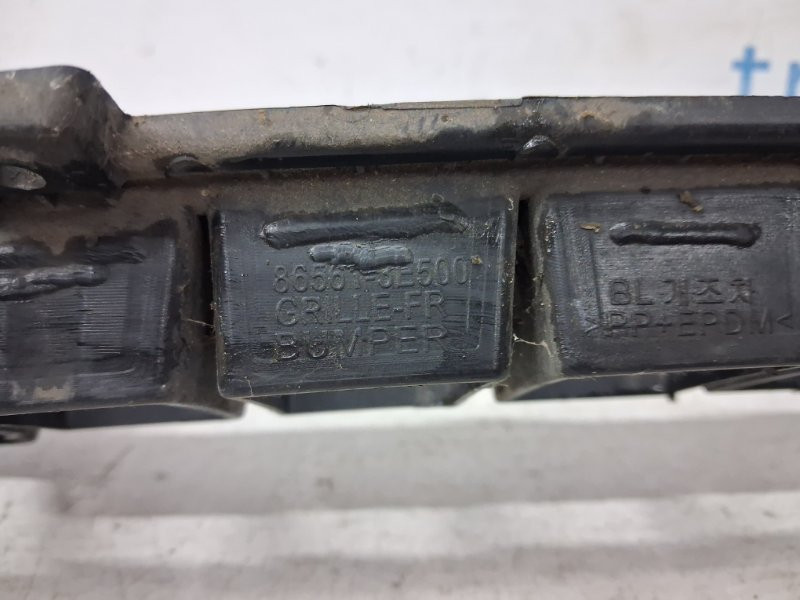 Решетка бампера центральная Kia Sorento BL 2.5 DIESEL D4CB 2002 (б/у) Киев - изображение 5