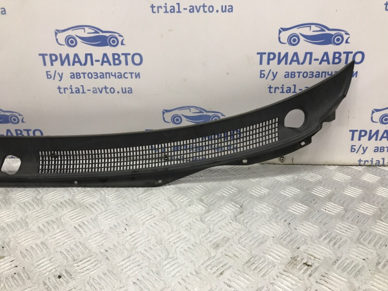 Дефлектор дворников Mitsubishi Pajero Sport K9 2.5 DIESEL 4D56 1996 (б/у) Киев - изображение 3