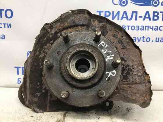 Кулак поворотный правый со ступицей Mitsubishi Pajero Wagon 4 3.2 ДИЗЕЛЬ 4M41 2006 (б/у) Киев