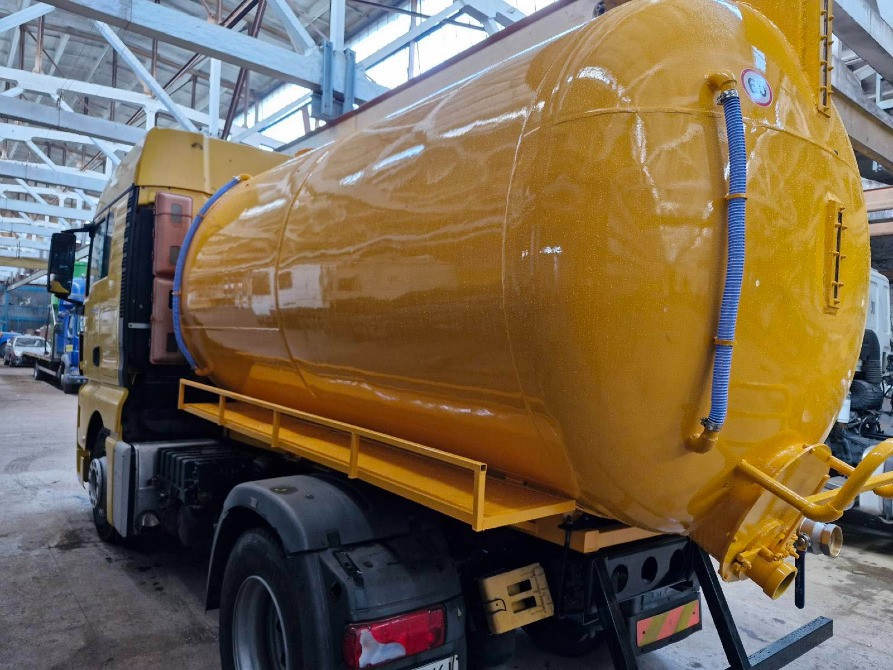 Послуги асенізатора. Викачка вигрібних ям та вуличних туалетів Черкаси - зображення 2