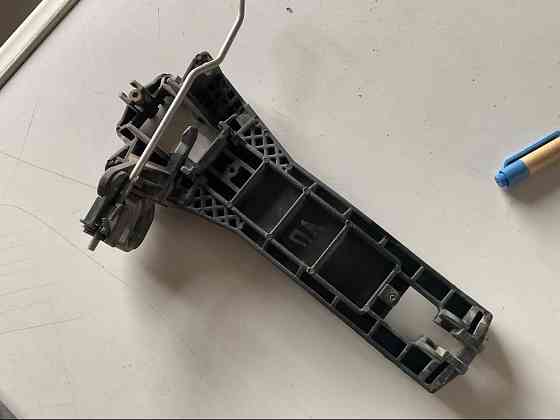 Бу держатель наружной ручки двери передней левой Mercedes W168, A1687600134 Кропивницький