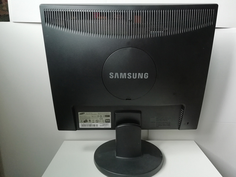 Монитор Samsung LS19MYAKBBA/EN Киев - изображение 2