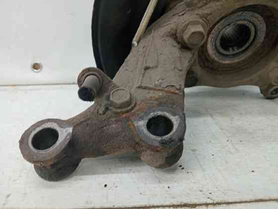 Кулак поворотный правый со ступицей Toyota RAV 4 A30 2.0 БЕНЗИН 1AZFE 2005 (б/у) Киев