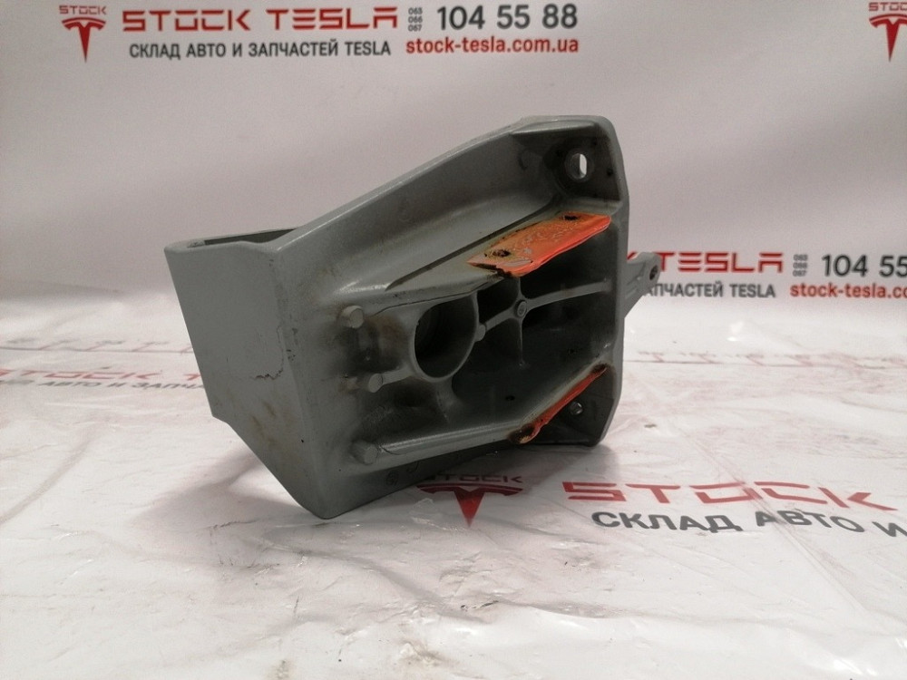 2Кронштейн крепления двигателя переднего правый Tesla model X 1069434-S0-A Киев - изображение 2