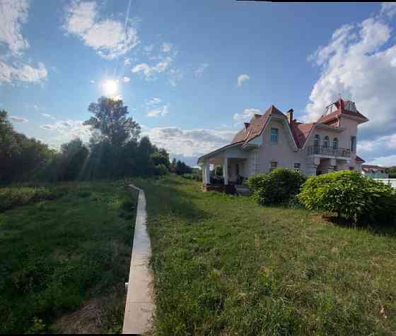 Продається будинок 300м2 з терассою і гостьовим будиночком з гаражем. Київ