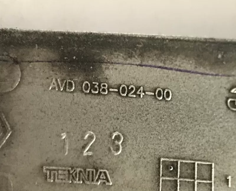 Бу накладка рейлинга Renault Megane 3, AVD 038-024-00, 03802400 правая передняя нижняя Кропивницкий - изображение 3