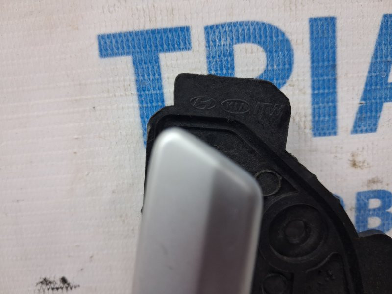 Ручка двери внутренняя правая Hyundai IX35 LM 1.7 DIESEL D4FD 2009 (б/у) Киев - изображение 4