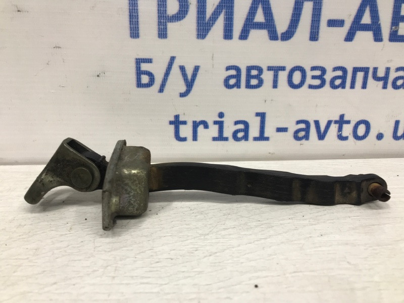 Ограничитель двери задний правый Suzuki Grand Vitara 2005-2016 81830-65J01 (Арт. 29792) Київ - зображення 1