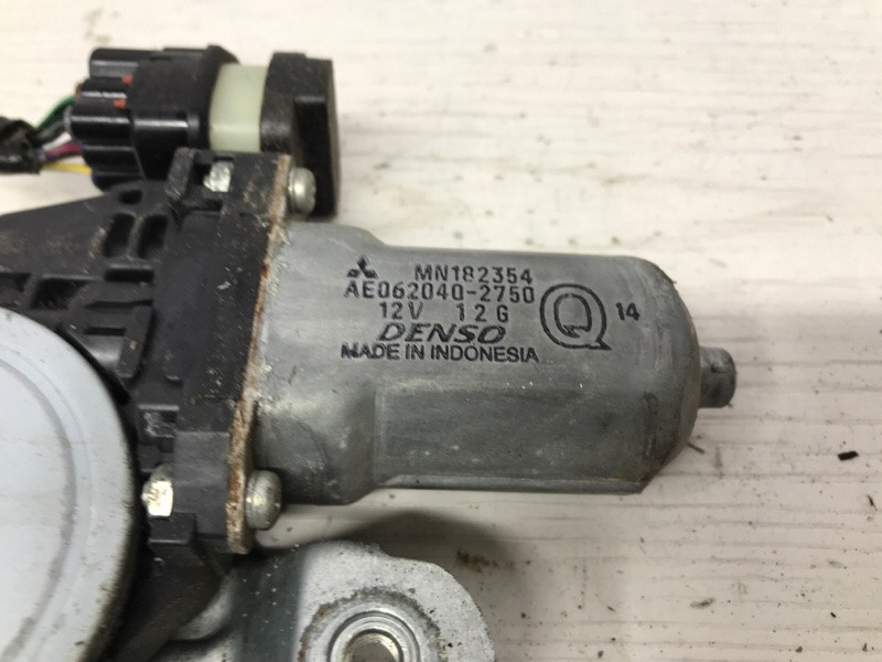 Стеклоподъемник задний левый Mitsubishi L200 KB 2.5 ДИЗЕЛЬ 4D56U 2006 (б/у) Київ - зображення 4