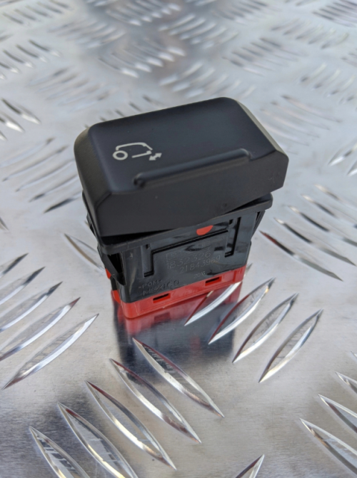 1832326 Кнопка люк криши DAF XF 106 Euro 6 Львов - изображение 1