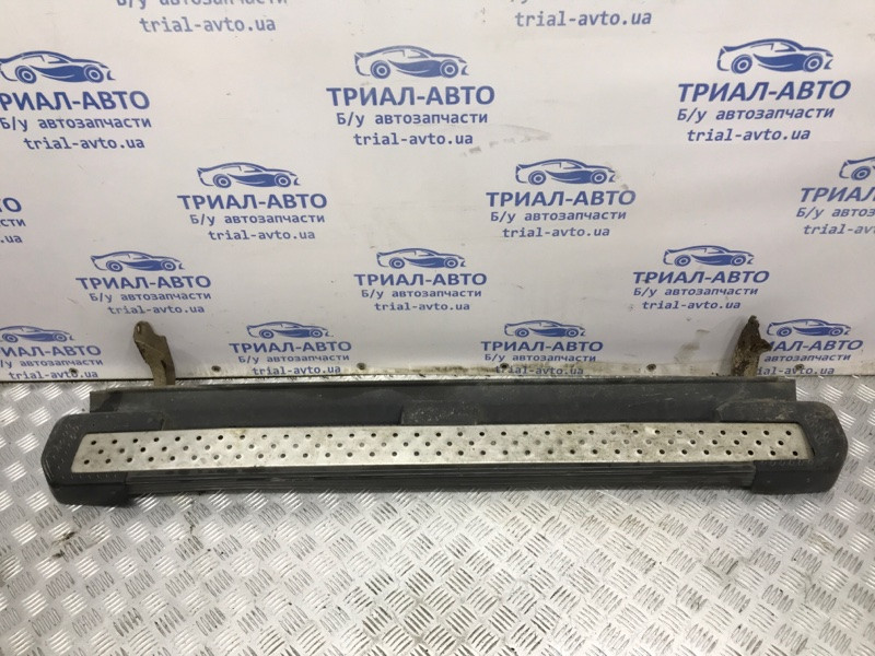 Подножка Mitsubishi Pajero Wagon 3 3.2 ДИЗЕЛЬ 4M41 1999 прав. (б/у) Київ - зображення 1