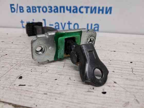 Ограничитель двери передний левый Hyundai Santa fe 2005-2012 793802B000 (Арт. 70794) Киев