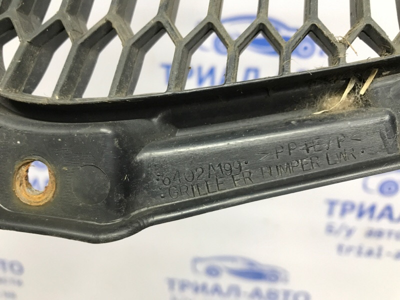 Решетка бампера центральная Mitsubishi Outlander XL 2.2 DIESEL 4N14 2007 (б/у) Киев - изображение 5