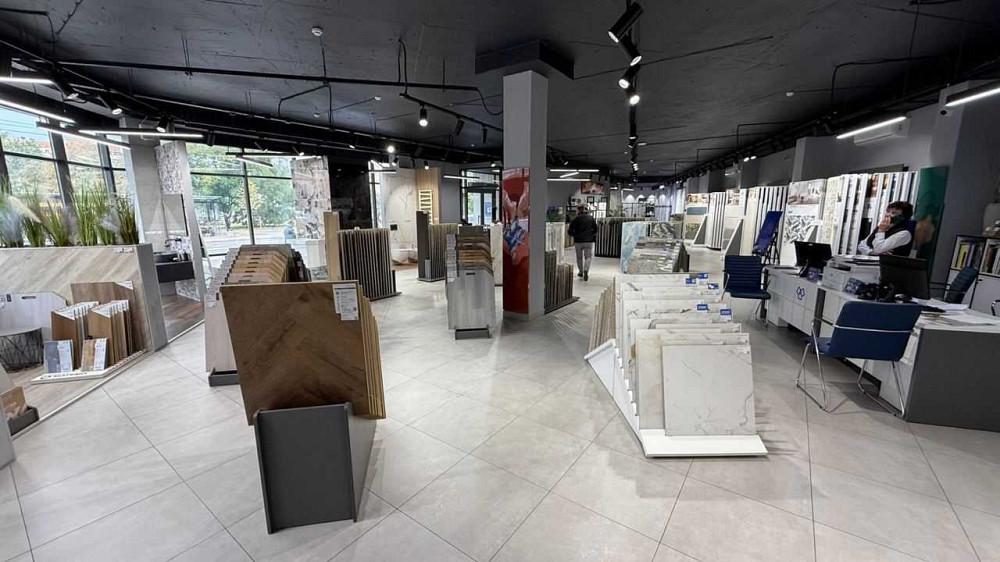 Магазин / ресторан / автосалон 665м2 перехрестя вул.Закревського Киев - изображение 2