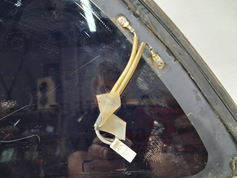 Стекло в кузов заднее правое Toyota Avensis T25 1.8 БЕНЗИН 1ZZFE 2002 (б/у) Киев - изображение 3