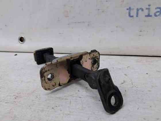 Ограничитель двери передний левый Kia Sorento BL 2.5 DIESEL D4CB 2002 (б/у) Киев